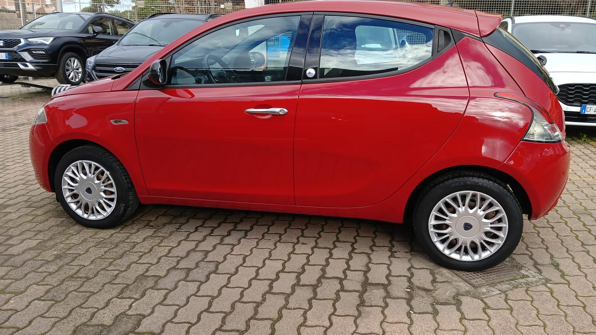 Lancia Ypsilon 1.2 69 CV 5 porte GPL Gold